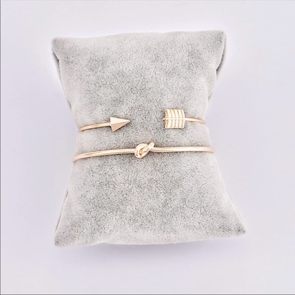 bracelet set🦋 5 for $25🦋 - Picture 3 of 4